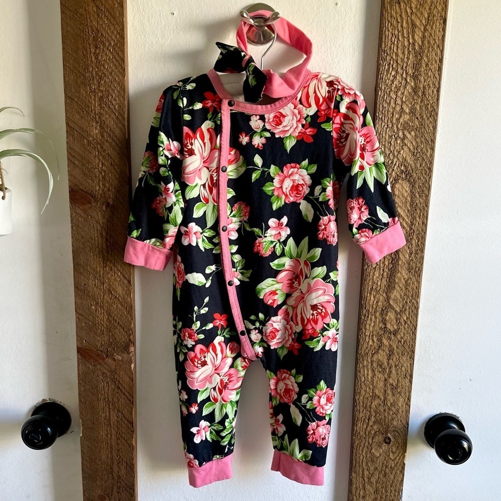 Boutique Floral Print Button Front Jumpsuit / Sleep & Play & Matching Hairpiece